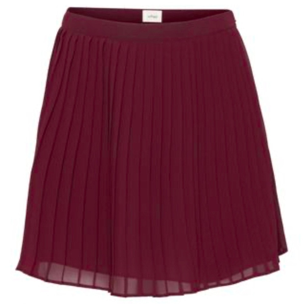 Twirl Mini Pleated Skirt- Burgundy